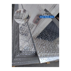 Tấm Ốp Than Tre – Giọt Nước Bạc