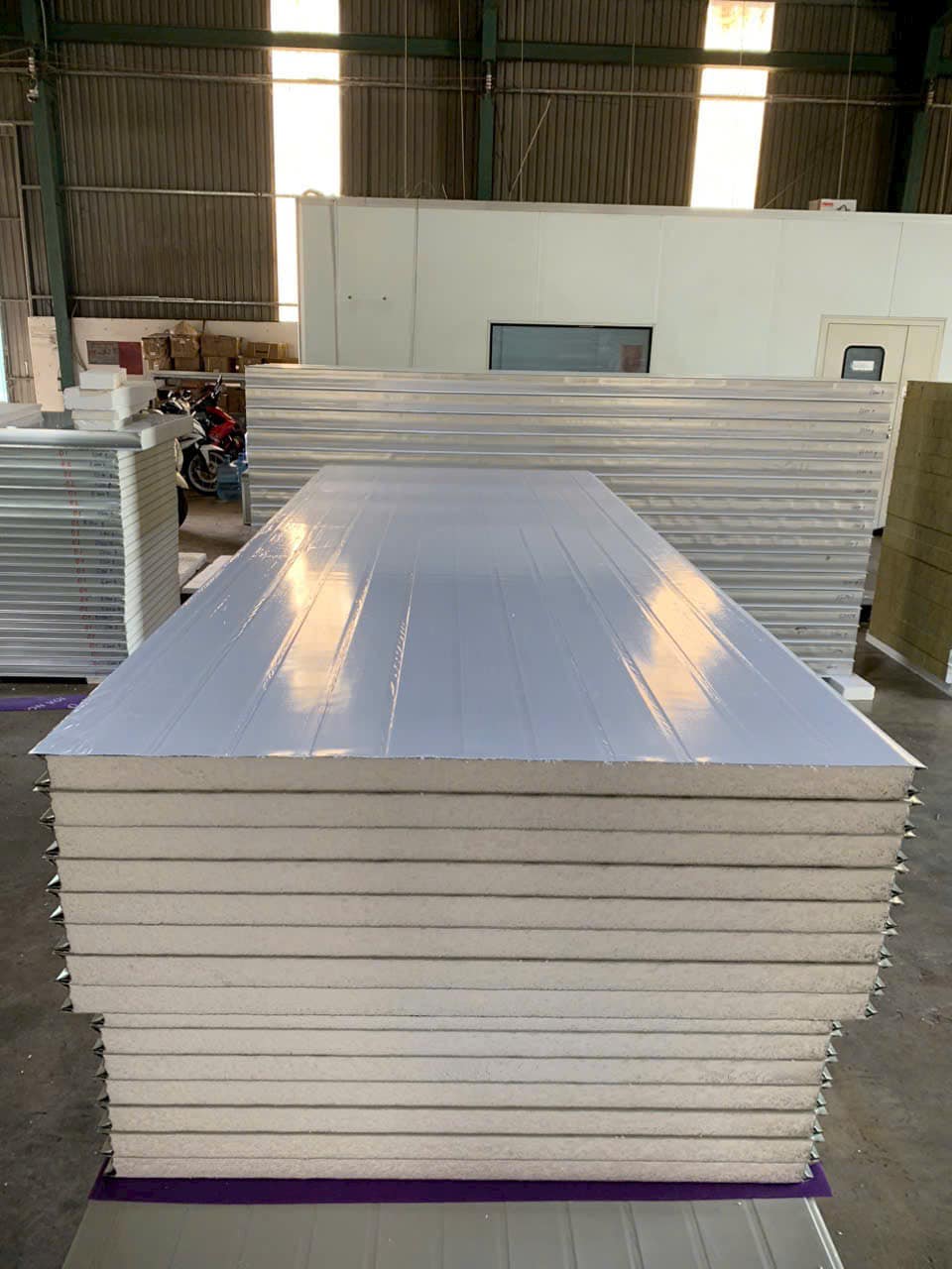 Tôn PU cách nhiệt